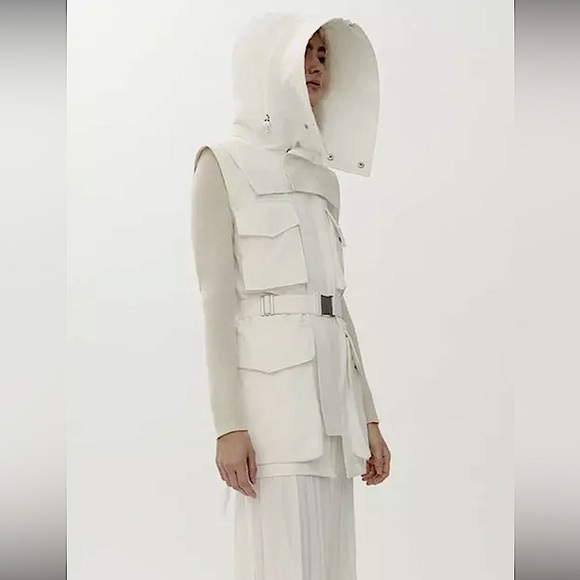 🪿🇨🇦🍁Canada Goose Belted Chaka with Hood Vest in White size Small - Picture 7 of 10